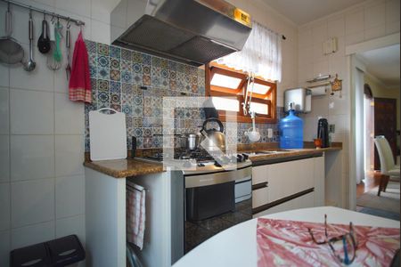 Casa à venda com 180m², 3 quartos e 2 vagasCozinha