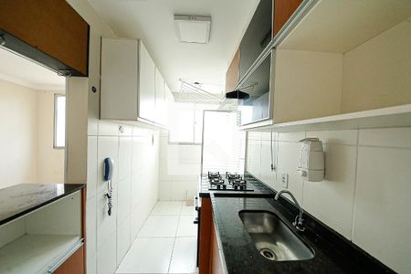 Cozinha de apartamento para alugar com 2 quartos, 48m² em Jardim Angela (zona Leste), São Paulo
