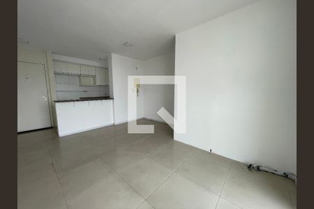 Sala de apartamento para alugar com 3 quartos, 70m² em Rio Pequeno, São Paulo