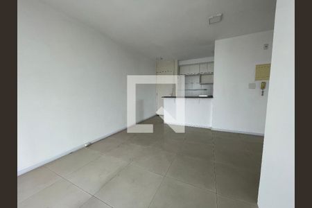 Sala de apartamento para alugar com 3 quartos, 70m² em Rio Pequeno, São Paulo