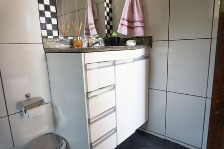 Casa à venda com 360m², 3 quartos e 3 vagasBanheiro