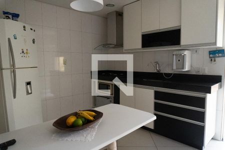 Casa à venda com 360m², 3 quartos e 3 vagasCozinha