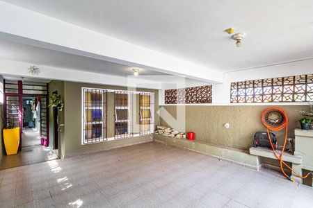 Casa à venda com 180m², 3 quartos e 2 vagas Casa à venda com 180m², 3 quartos e 2 vagasGaragem