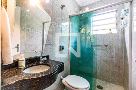 Casa à venda com 180m², 3 quartos e 2 vagas Casa à venda com 180m², 3 quartos e 2 vagasBanheiro social