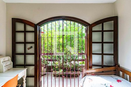 Casa à venda com 180m², 3 quartos e 2 vagas Casa à venda com 180m², 3 quartos e 2 vagasQuarto 02