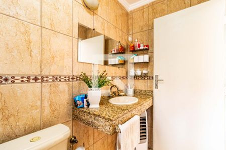 Casa à venda com 180m², 3 quartos e 2 vagas Casa à venda com 180m², 3 quartos e 2 vagasSuite - Banheiro