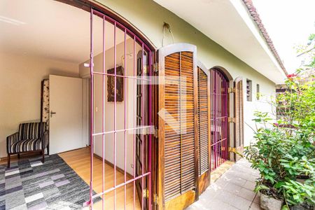 Casa à venda com 180m², 3 quartos e 2 vagas Casa à venda com 180m², 3 quartos e 2 vagasVaranda dos quartos