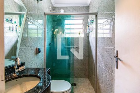 Casa à venda com 180m², 3 quartos e 2 vagas Casa à venda com 180m², 3 quartos e 2 vagasBanheiro social