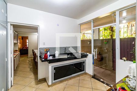 Casa à venda com 180m², 3 quartos e 2 vagas Casa à venda com 180m², 3 quartos e 2 vagasCozinha