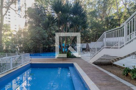 Apartamento à venda com 163m², 3 quartos e 3 vagas Apartamento à venda com 163m², 3 quartos e 3 vagasÁrea comum - Piscina