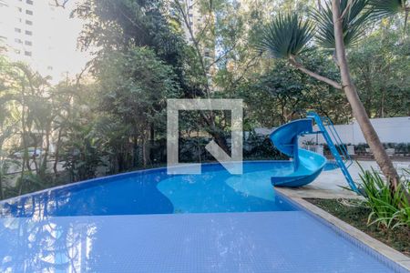 Apartamento à venda com 163m², 3 quartos e 3 vagas Apartamento à venda com 163m², 3 quartos e 3 vagasÁrea comum - Piscina