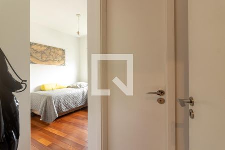 Apartamento à venda com 163m², 3 quartos e 3 vagas Apartamento à venda com 163m², 3 quartos e 3 vagasQuarto 2 - Suíte