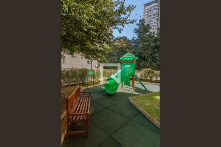 Apartamento à venda com 163m², 3 quartos e 3 vagas Apartamento à venda com 163m², 3 quartos e 3 vagasÁrea comum - Playground
