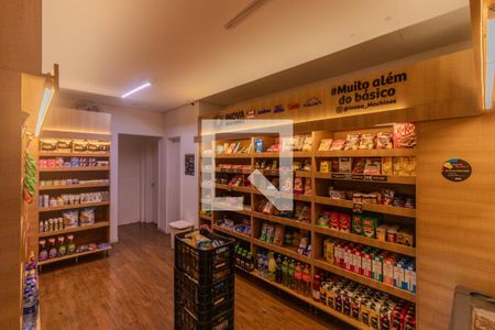 Apartamento à venda com 163m², 3 quartos e 3 vagas Apartamento à venda com 163m², 3 quartos e 3 vagasMini Mercado