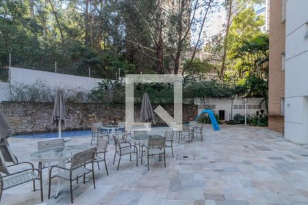 Apartamento à venda com 163m², 3 quartos e 3 vagas Apartamento à venda com 163m², 3 quartos e 3 vagasÁrea comum - Piscina