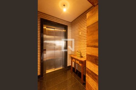 Apartamento à venda com 163m², 3 quartos e 3 vagas Apartamento à venda com 163m², 3 quartos e 3 vagasHall social