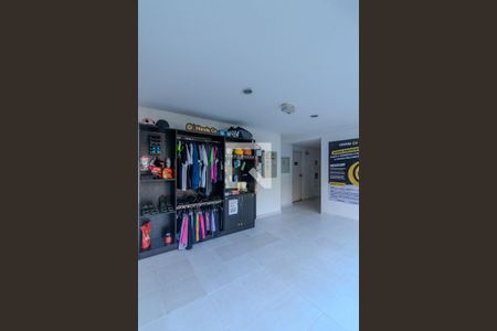 Apartamento à venda com 163m², 3 quartos e 3 vagas Apartamento à venda com 163m², 3 quartos e 3 vagasLoja esportiva