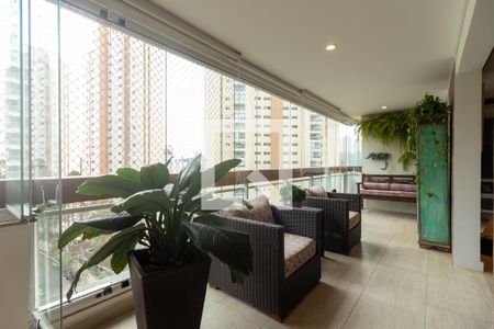 Apartamento à venda com 163m², 3 quartos e 3 vagas Apartamento à venda com 163m², 3 quartos e 3 vagasVaranda