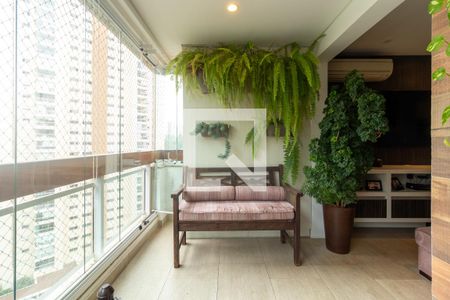 Apartamento à venda com 163m², 3 quartos e 3 vagas Apartamento à venda com 163m², 3 quartos e 3 vagasVaranda