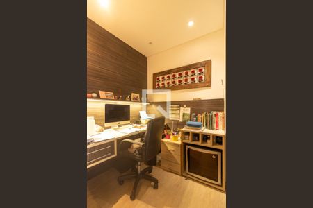 Apartamento à venda com 163m², 3 quartos e 3 vagas Apartamento à venda com 163m², 3 quartos e 3 vagasEscritório