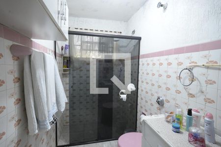 Casa à venda com 240m², 2 quartos e 2 vagasBanheiro 