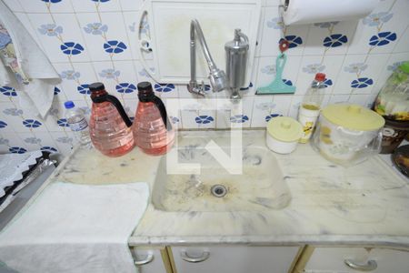 Casa à venda com 240m², 2 quartos e 2 vagasCozinha