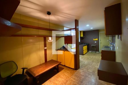 Apartamento para alugar com 190m², 4 quartos e 3 vagas Apartamento para alugar com 190m², 4 quartos e 3 vagasCozinha