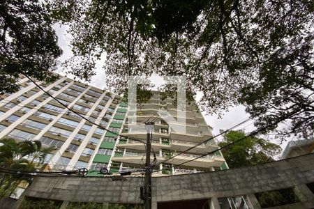 Apartamento para alugar com 190m², 4 quartos e 3 vagas Apartamento para alugar com 190m², 4 quartos e 3 vagasFachada