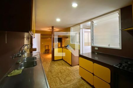 Apartamento para alugar com 190m², 4 quartos e 3 vagas Apartamento para alugar com 190m², 4 quartos e 3 vagasCozinha