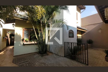 Casa à venda com 280m², 5 quartos e 3 vagas Casa à venda com 280m², 5 quartos e 3 vagasÁrea gourmet