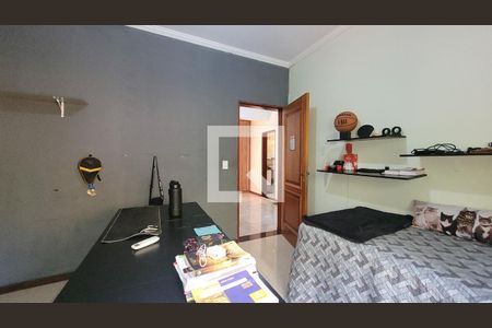 Casa à venda com 280m², 5 quartos e 3 vagas Casa à venda com 280m², 5 quartos e 3 vagasQuarto 1