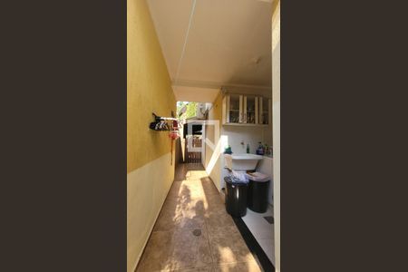 Casa à venda com 280m², 5 quartos e 3 vagas Casa à venda com 280m², 5 quartos e 3 vagasLavanderia