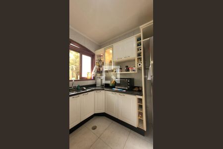 Casa à venda com 280m², 5 quartos e 3 vagas Casa à venda com 280m², 5 quartos e 3 vagasCozinha