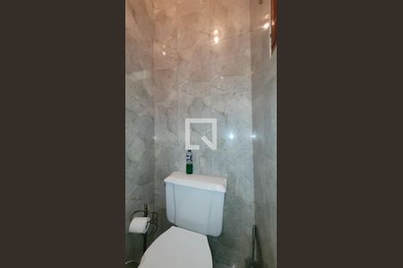 Casa à venda com 280m², 5 quartos e 3 vagas Casa à venda com 280m², 5 quartos e 3 vagasLavabo