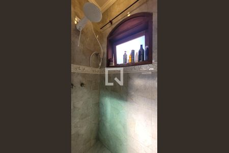 Casa à venda com 280m², 5 quartos e 3 vagas Casa à venda com 280m², 5 quartos e 3 vagasBanheira da Suíte 2