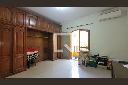 Casa à venda com 280m², 5 quartos e 3 vagas Casa à venda com 280m², 5 quartos e 3 vagasSuíte 2