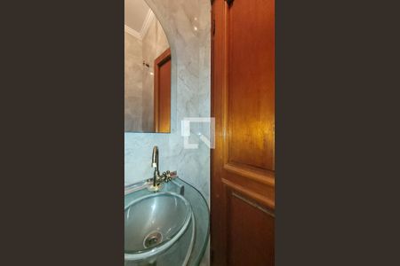 Casa à venda com 280m², 5 quartos e 3 vagas Casa à venda com 280m², 5 quartos e 3 vagasLavabo