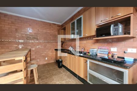 Casa à venda com 280m², 5 quartos e 3 vagas Casa à venda com 280m², 5 quartos e 3 vagasÁrea gourmet