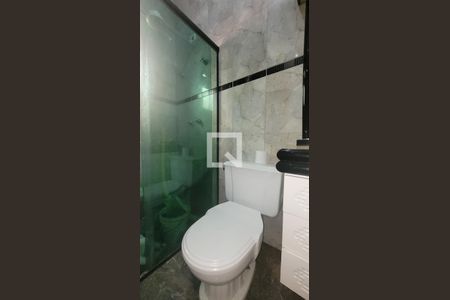 Casa à venda com 280m², 5 quartos e 3 vagas Casa à venda com 280m², 5 quartos e 3 vagasBanheiro de serviço