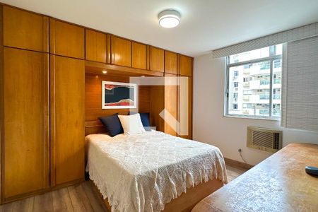 Suíte de apartamento à venda com 3 quartos, 100m² em Jardim Botânico, Rio de Janeiro