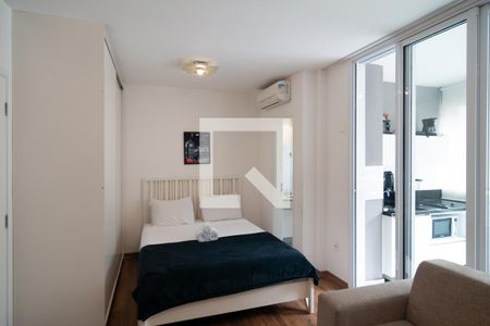 Studio à venda com 32m², 0 quarto e 1 vaga Studio à venda com 32m², 0 quarto e 1 vagaStudio