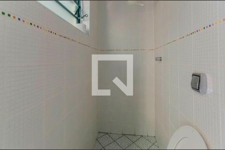 Casa à venda com 206m², 3 quartos e 4 vagasBanheiro de serviço