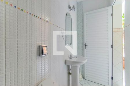 Casa à venda com 206m², 3 quartos e 4 vagasBanheiro de serviço