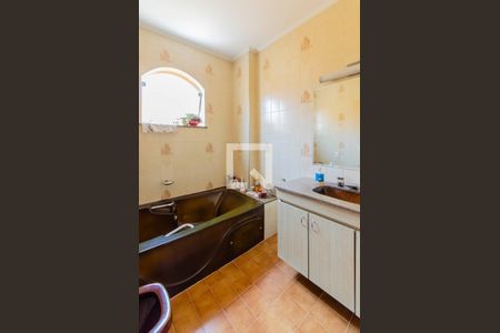 Casa à venda com 206m², 3 quartos e 4 vagasBanheiro da Suíte