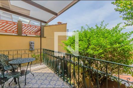 Casa à venda com 206m², 3 quartos e 4 vagasVaranda da Sala 1