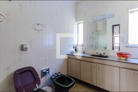 Casa à venda com 206m², 3 quartos e 4 vagasBanheiro Social