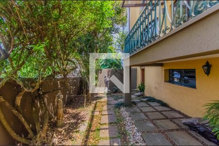 Casa à venda com 206m², 3 quartos e 4 vagasQuintal