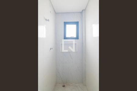Apartamento à venda com 94m², 2 quartos e 1 vaga Apartamento à venda com 94m², 2 quartos e 1 vagaBanheiro