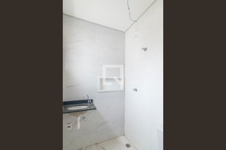 Apartamento à venda com 93m², 2 quartos e 1 vaga Apartamento à venda com 93m², 2 quartos e 1 vagaBanheiro da Suite