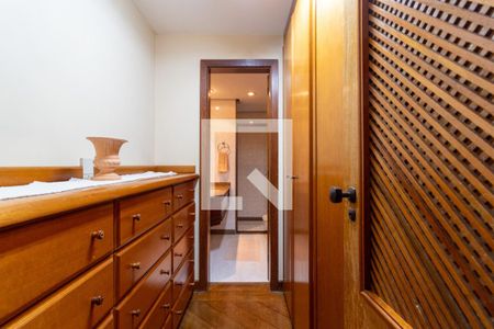 Apartamento à venda com 680m², 6 quartos e 4 vagasQuarto Suite Closet